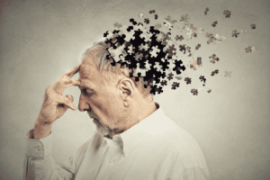 تفاوت آلزایمر و فراموشی طبیعی سالمندی